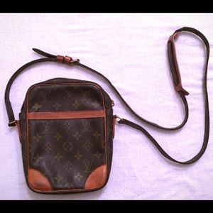 Louis Vuitton - Danube M45266 Leather Cross Body